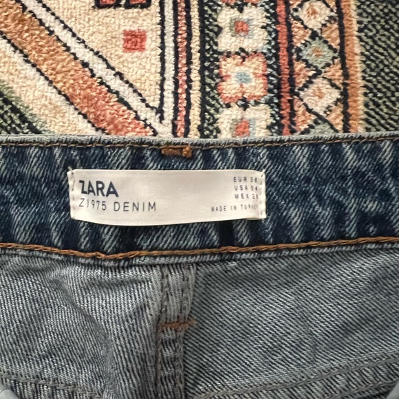 ZARA Denim Shorts - Picture 3 of 3